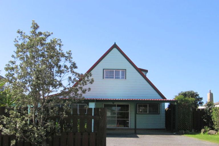 Photo of property in 75 Karewa Parade, Papamoa Beach, Papamoa, 3118