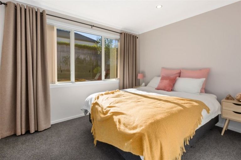 Photo of property in 33 Nelson Avenue, Aotea, Porirua, 5024