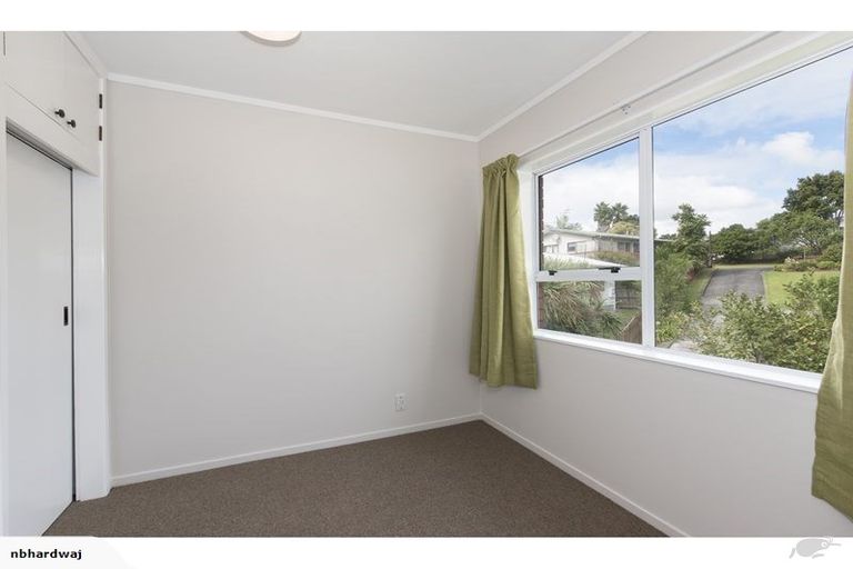 Photo of property in 1/5 Petrel Place, Massey, Auckland, 0614