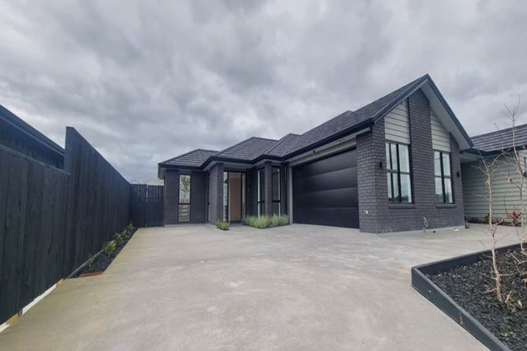 Photo of property in 110 Monument Road, Clevedon, 2582