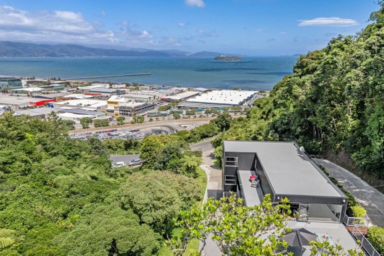 Photo of property in 18 Korokoro Road, Korokoro, Lower Hutt, 5012