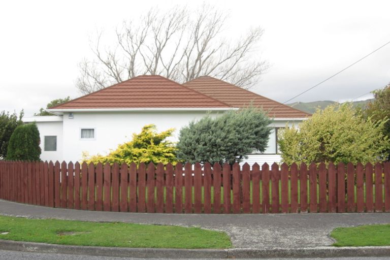 Photo of property in 37 Roberts Street, Epuni, Lower Hutt, 5011