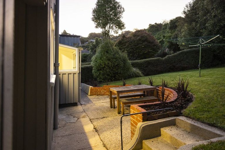 Photo of property in 24 Seaview Terrace, Kew, Dunedin, 9012