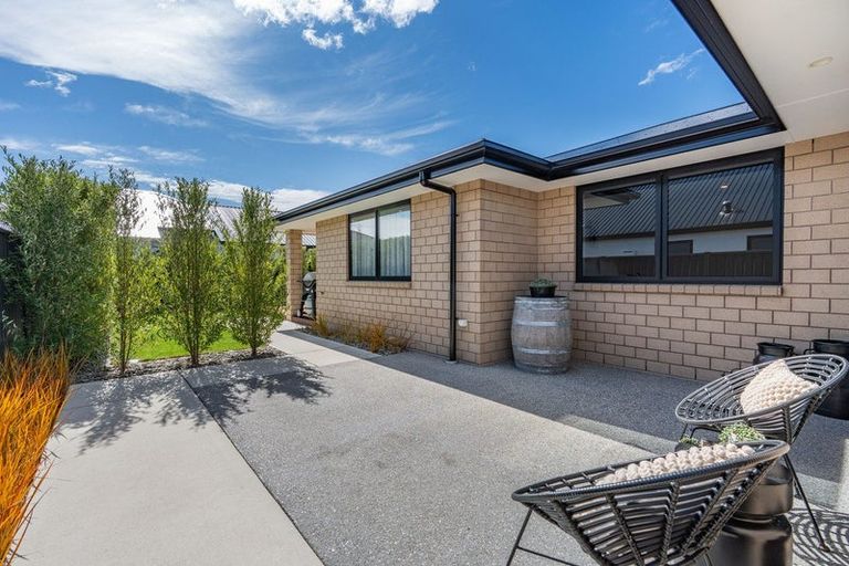 Photo of property in 211 Wingatui Road, Mosgiel, 9024