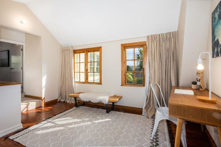 Photo of property in 28 Kiriwai Road, Paremata, Porirua, 5024