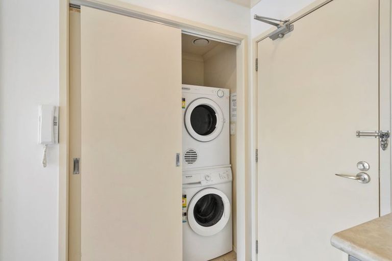 Photo of property in The Rennaissance, 14e/18 Ronwood Avenue, Manukau, Auckland, 2104