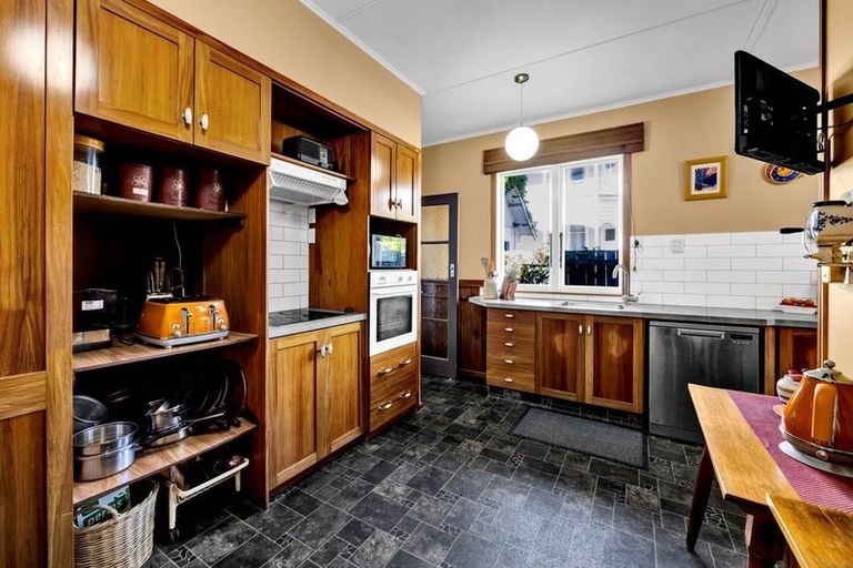 Photo of property in 70 Collins Street, Hawera, 4610