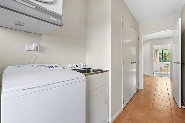 Photo of property in 52 Kath Hopper Drive, Orewa, 0931