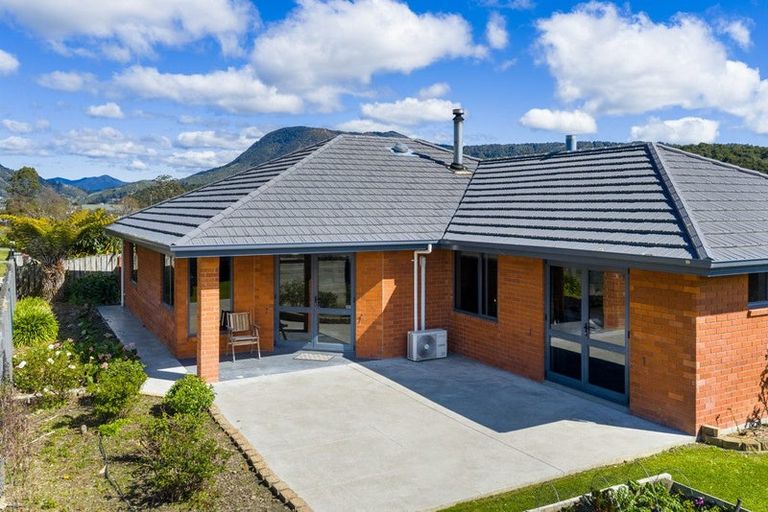 Photo of property in 20 Admiralty Place, Waikawa, Picton, 7220