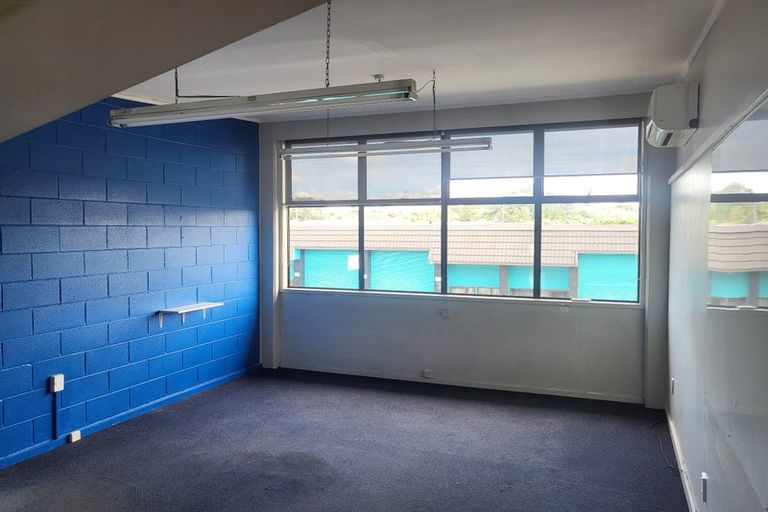 Photo of property in 11 Herekino Street, Westgate, Auckland, 0814