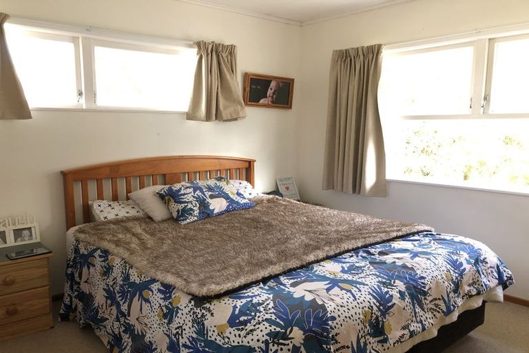 Photo of property in 36 Trinidad Road, Sunnynook, Auckland, 0620