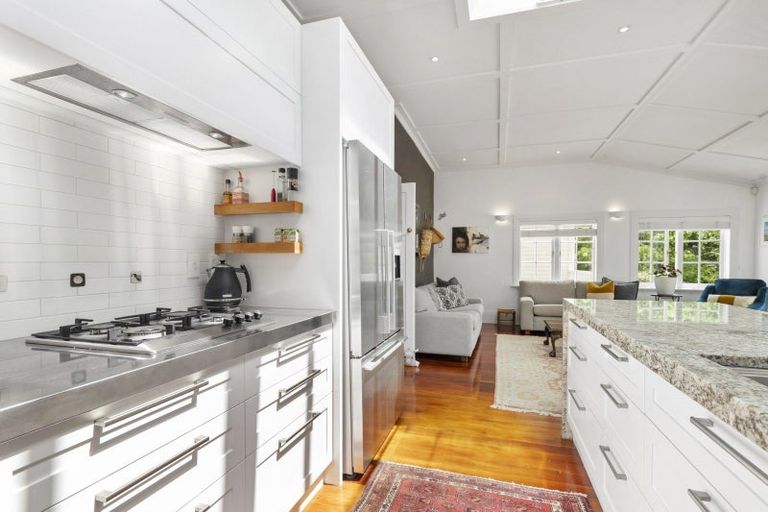 Photo of property in 998 Peak Road, Helensville, 0875