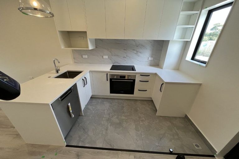 Photo of property in 6/241 Don Buck Road, Massey, Auckland, 0614