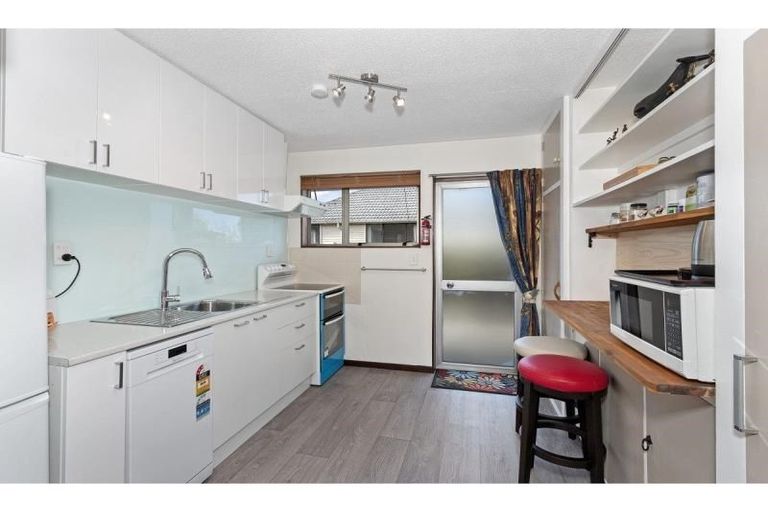 Photo of property in 2/30 Garvins Road, Hornby, Christchurch, 8042