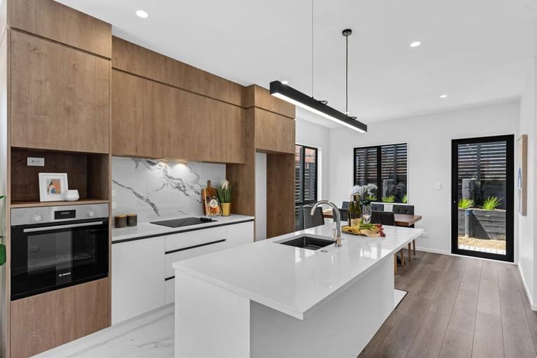 Photo of property in 1 Greenbrier Street, Westgate, 0814