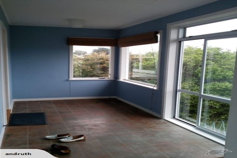 Photo of property in 24 Glen Road, Raumati South, Paraparaumu, 5032