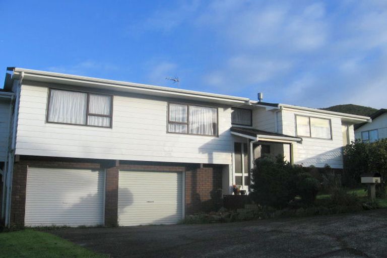 Photo of property in 79 Victory Crescent, Tawa, Wellington, 5028