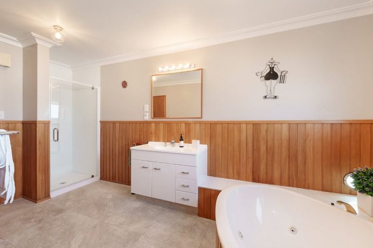 Photo of property in 4 Prince Avenue, Mount Maunganui, 3116