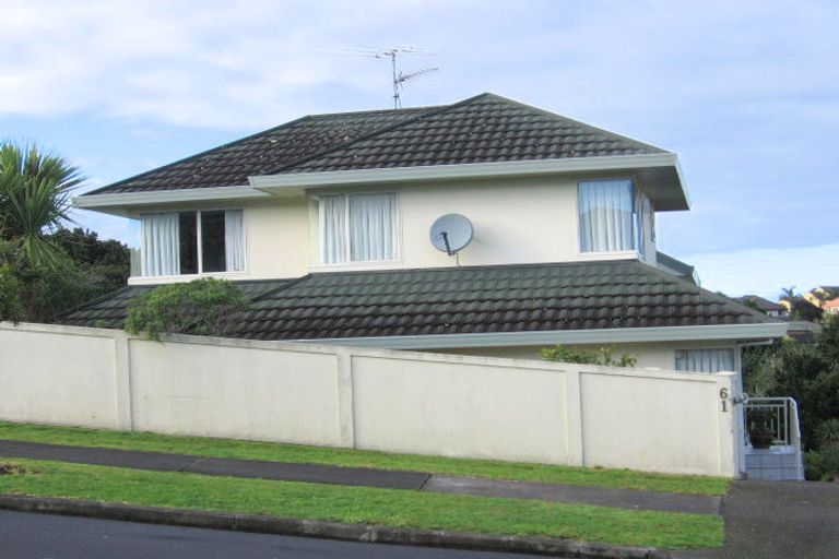 Photo of property in 1/61 Ribbonwood Crescent, Goodwood Heights, Auckland, 2105