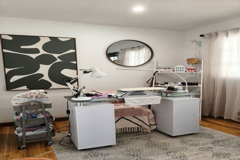Photo of property in 30 Parkwood Crescent, Gulf Harbour, Whangaparaoa, 0930