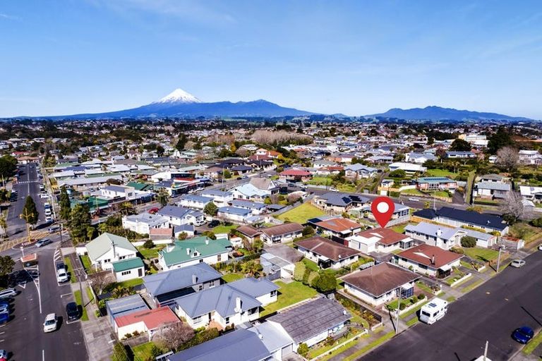 Photo of property in 5a Webster Street, Westown, New Plymouth, 4310