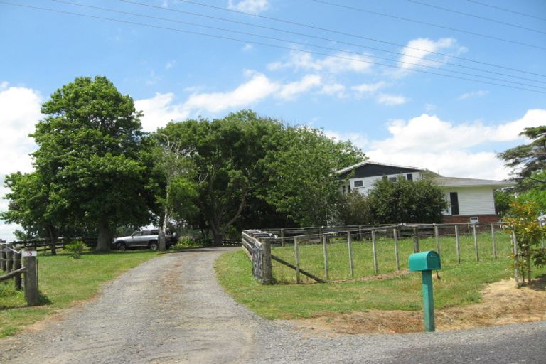 Photo of property in 15 Brian Wood Lane, Karaka, Papakura, 2580