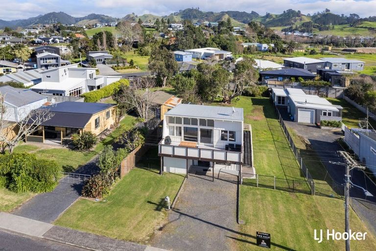 Photo of property in 48 Hillview Road, Waihi Beach, 3611