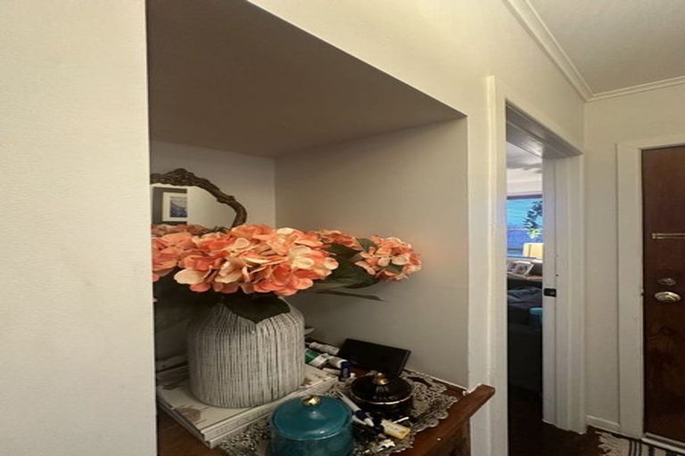 Photo of property in 27 Exminster Street, Blockhouse Bay, Auckland, 0600