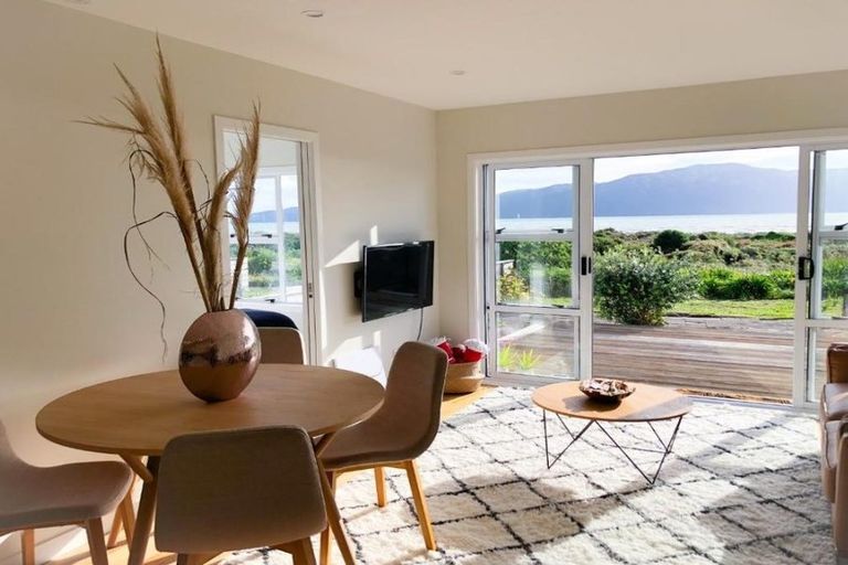 Photo of property in 127-129 Manly Street, Paraparaumu Beach, Paraparaumu, 5032