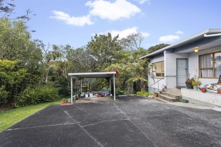 Photo of property in 2/16 Valron Road, Te Atatu South, Auckland, 0602