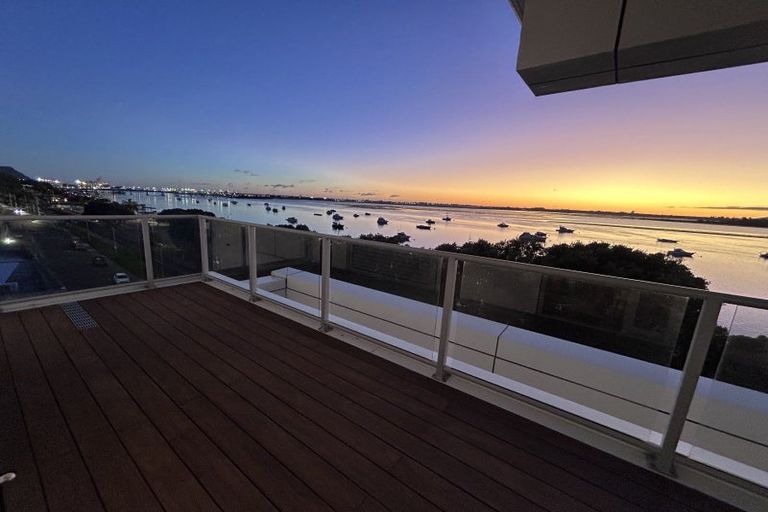 Photo of property in 12/72e Devonport Road, Tauranga, 3110