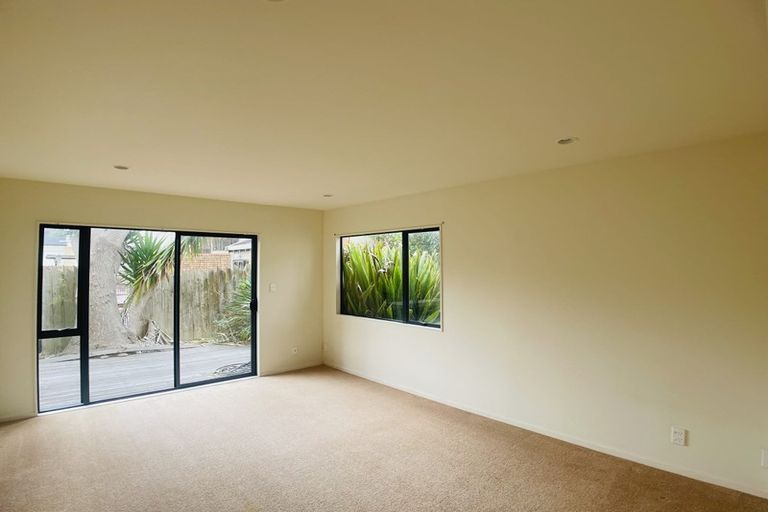 Photo of property in 41a The Esplanade, Eastern Beach, Auckland, 2012