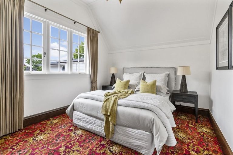 Photo of property in 1 Norwood Road, Bayswater, Auckland, 0622