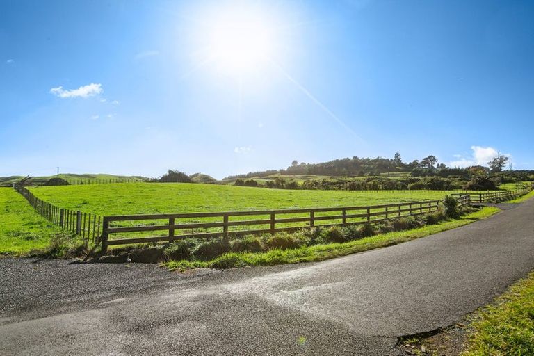 Photo of property in 151 Pheney Road, Omata, New Plymouth, 4374