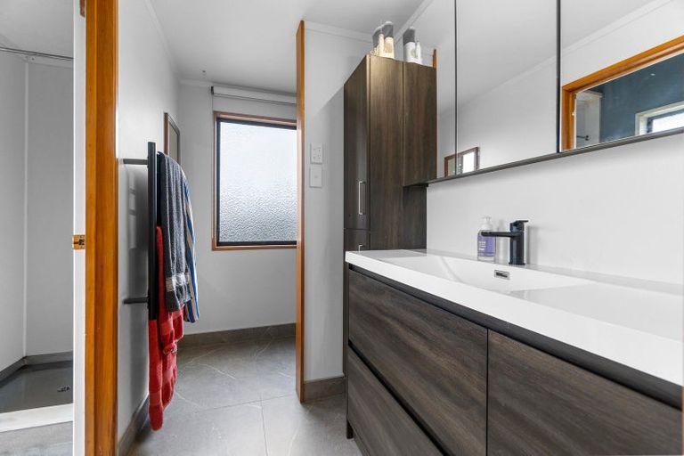 Photo of property in 28 Lachlan Drive, Dinsdale, Hamilton, 3204