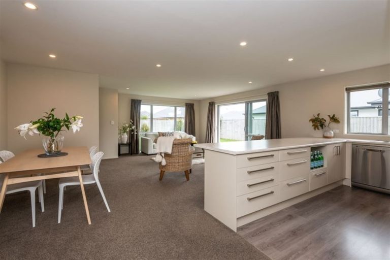 Photo of property in 53 Sequoia Way, Rangiora, 7400