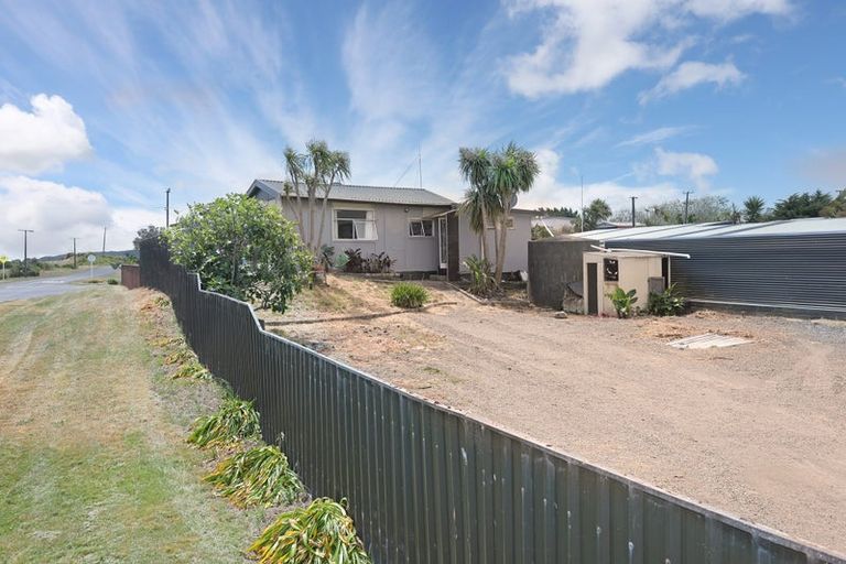 Photo of property in 75 Punga Street, Tangimoana, 4822