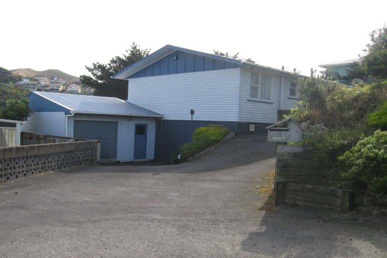 Photo of property in 3 Birch Street, Johnsonville, Wellington, 6037