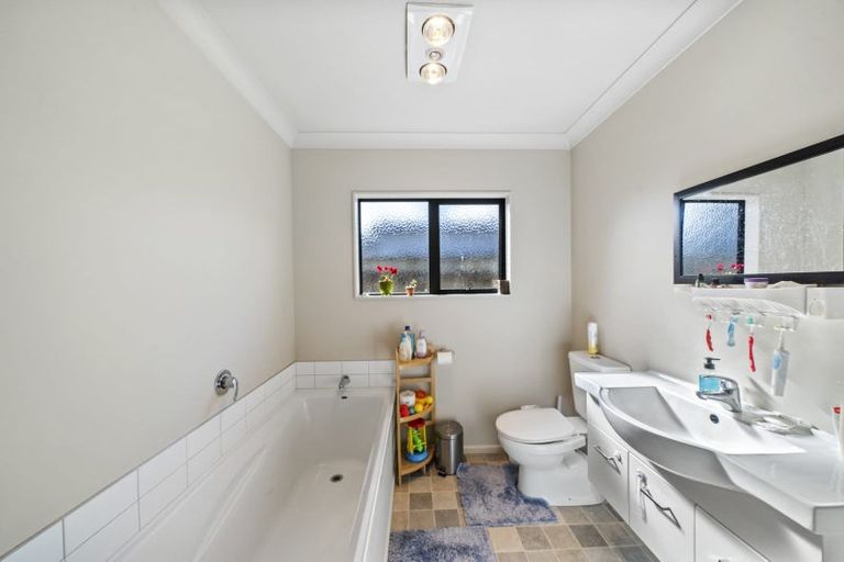 Photo of property in 18 Poppy Watts Grove, Stokes Valley, Lower Hutt, 5019