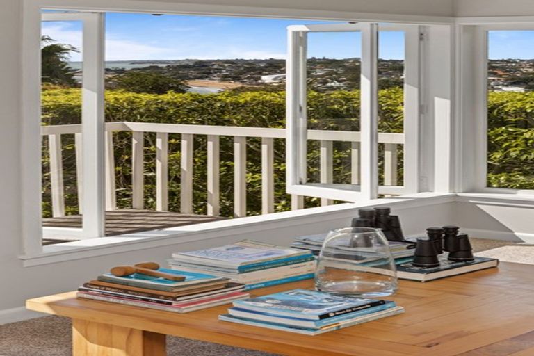 Photo of property in 3/32 Beach Road, Castor Bay, Auckland, 0620