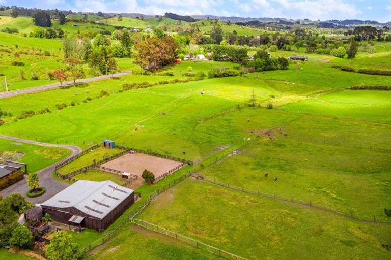Photo of property in 388 Kahikatea Flat Road, Waitoki, Kaukapakapa, 0871