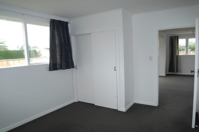 Photo of property in 17 Hemara Street, Waikanae Beach, Waikanae, 5036