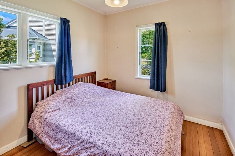 Photo of property in 6 Hobbs Grove, Epuni, Lower Hutt, 5011