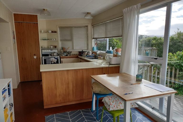 Photo of property in 54 Mana View Road, Paremata, Porirua, 5026