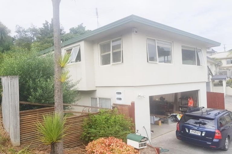 Photo of property in 2/16 Ocean View Road, Northcote, Auckland, 0627