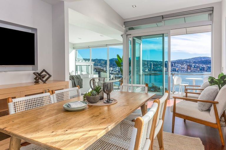 Photo of property in 26 The Crescent, Roseneath, Wellington, 6011