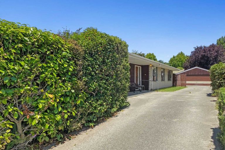 Photo of property in 19 Lodge Place, Ilam, Christchurch, 8041