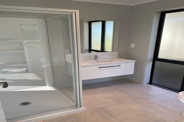 Photo of property in 9 Carriage Close, Omokoroa, 3114