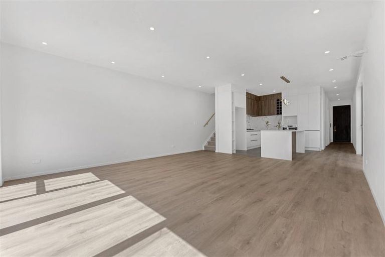 Photo of property in 12 Waimarie Drive, Karaka, 2578