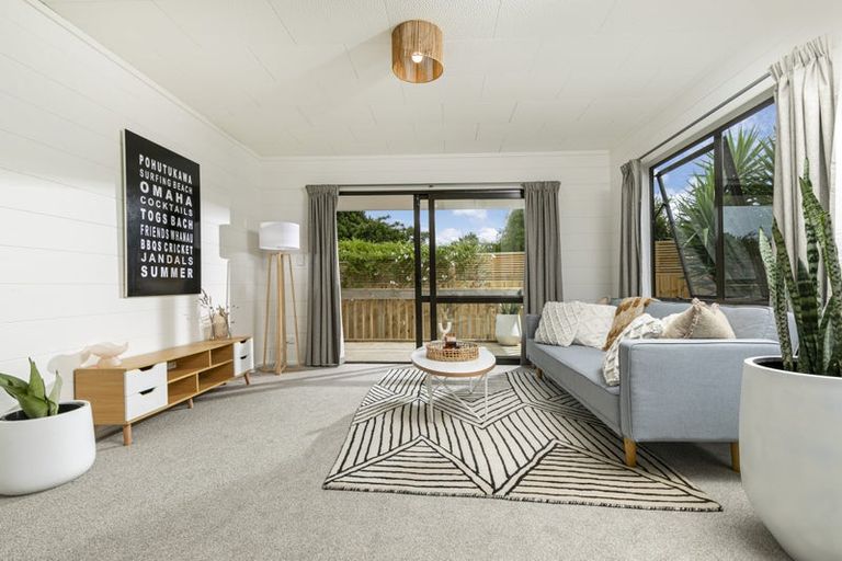 Photo of property in 2/248 Birkdale Road, Birkdale, Auckland, 0626